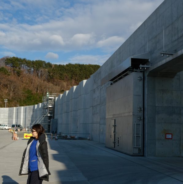 岩手県宮古市の巨大な防潮堤