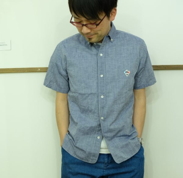 ARVOR MAREE　コットンリネンシャンブレイのプチBD半袖シャツ 