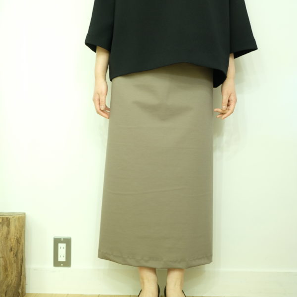 トラバイユマニュアル　コンパクトポンチのタイトスカート