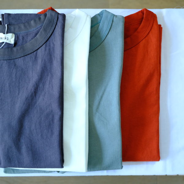tumugu　インレー素材のTシャツ
